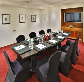 Amphitrite Palace Beach Hotel & Convention Centre