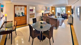 Amphitrite Palace Beach Hotel & Convention Centre