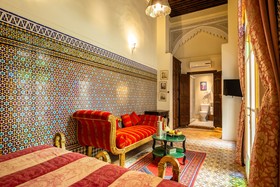 Dar Kika Salam by DKS