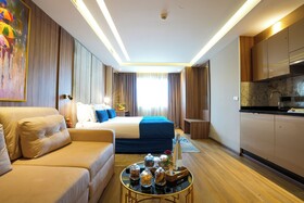 First Suites Hotel