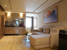 First Suites Hotel