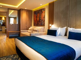 First Suites Hotel