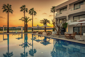 Dawliz Resort & Spa
