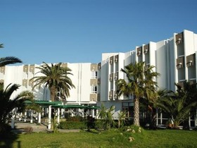 Golden Tulip Farah Safi