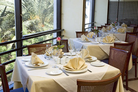 Golden Tulip Farah Safi
