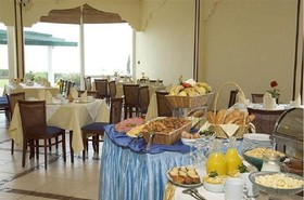 Golden Tulip Farah Safi