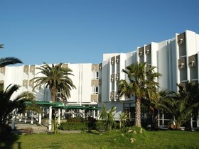 Golden Tulip Farah Safi