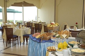 Golden Tulip Farah Safi