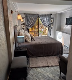 Equi Palace & Spa Near Aeroport