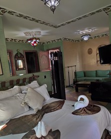 Equi Palace & Spa Near Aeroport