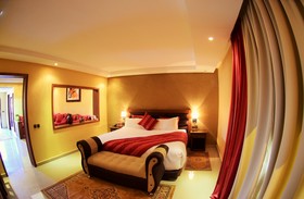 Palm's Hotel Club