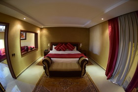 Palm's Hotel Club