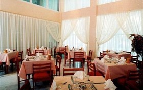 Golden Tulip Tghat Fès