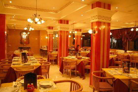 Mounia Fes