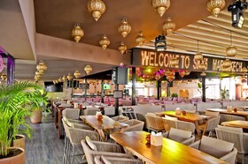 555 Hotel Clubbing Adults Only