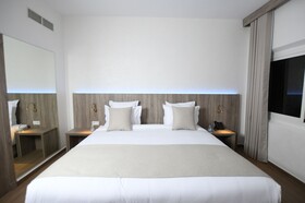 555 Hotel Clubbing Adults Only