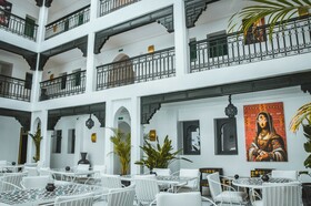 555 Hotel Clubbing Adults Only