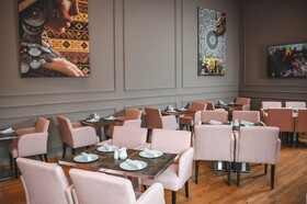 555 Hotel Clubbing Adults Only