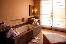 Al Maaden Villahotel & Spa