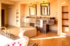 Al Maaden Villahotel & Spa