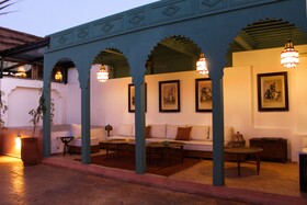 El Morocco Hotel