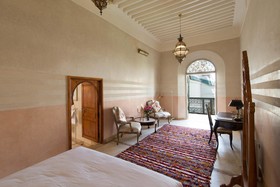 Riad Emberiza Sahari