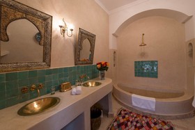Riad Emberiza Sahari