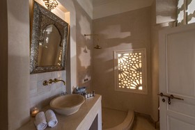 Riad Emberiza Sahari