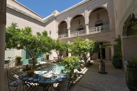 Riad Emberiza Sahari