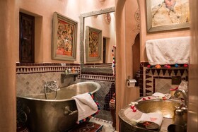 Riad Hikaya