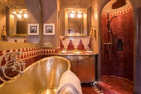 Riad Hikaya