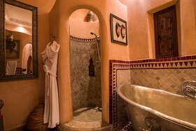 Riad Hikaya