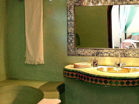 Riad Laora