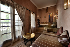 Riad Les Ammonites