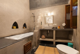 Riad Thycas