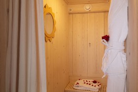 Riad Wazani Square & SPA
