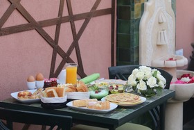 Riad Wazani Square & SPA