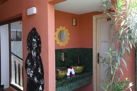 Riad Wazani Square & SPA