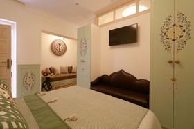 Riad Wazani Square & SPA