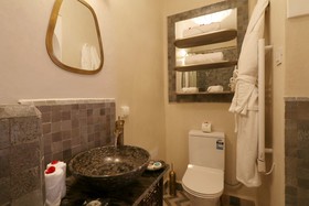 Riad Wazani Square & SPA