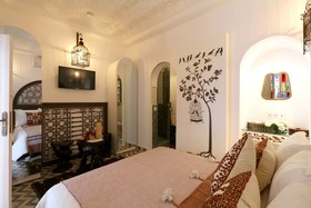 Riad Wazani Square & SPA