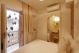 Riad Wazani Square & SPA