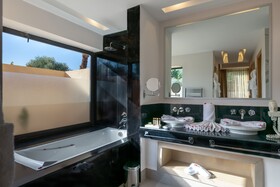 Sirayane Boutique & Spa