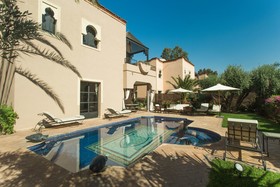 Villa Abalya 22