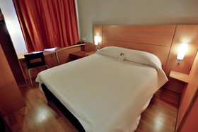 ibis Meknes