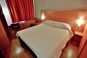 ibis Meknes