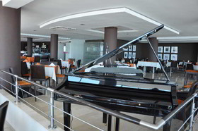 Suites Hotel Omeya