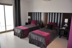 Suites Hotel Omeya