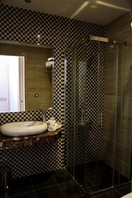 Hotel A44