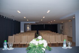 Hotel A44